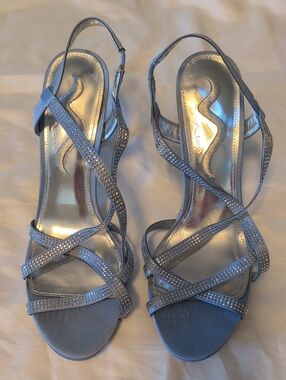 Nina Silver Rhinestone Crisscross Slingback Heels in Baby blue. Women's 9